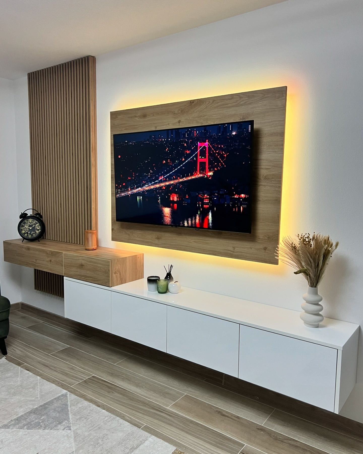 TV komoda i panel po meri sa LED osvetljenjem za dnevni boravak - Sofix Niš