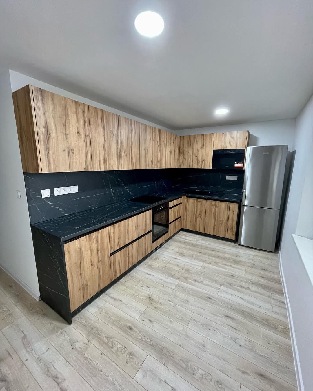 Kuhinja po meri sa ugradnim aparatima - izrada i montaža, Sofix Niš, model 43
