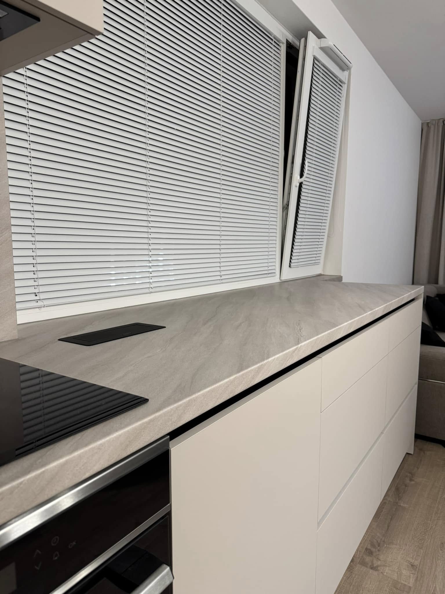 Kuhinja po meri Niš - izrada kuhinje od pločastog materijala, model 110