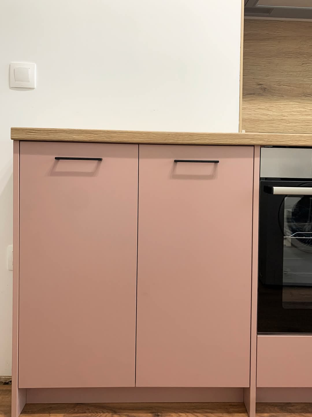 Kuhinja po meri Niš - izrada kuhinje od pločastog materijala, model 50