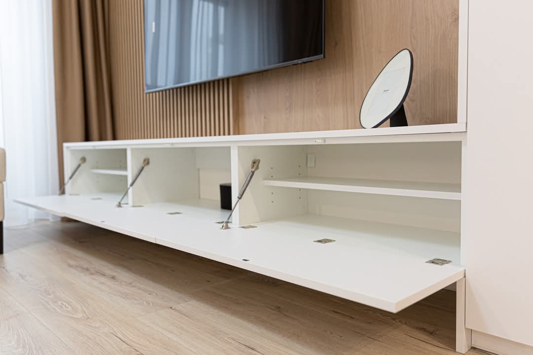 TV regal po meri sa LED osvetljenjem - izrada nameštaja, Sofix Niš, model 34