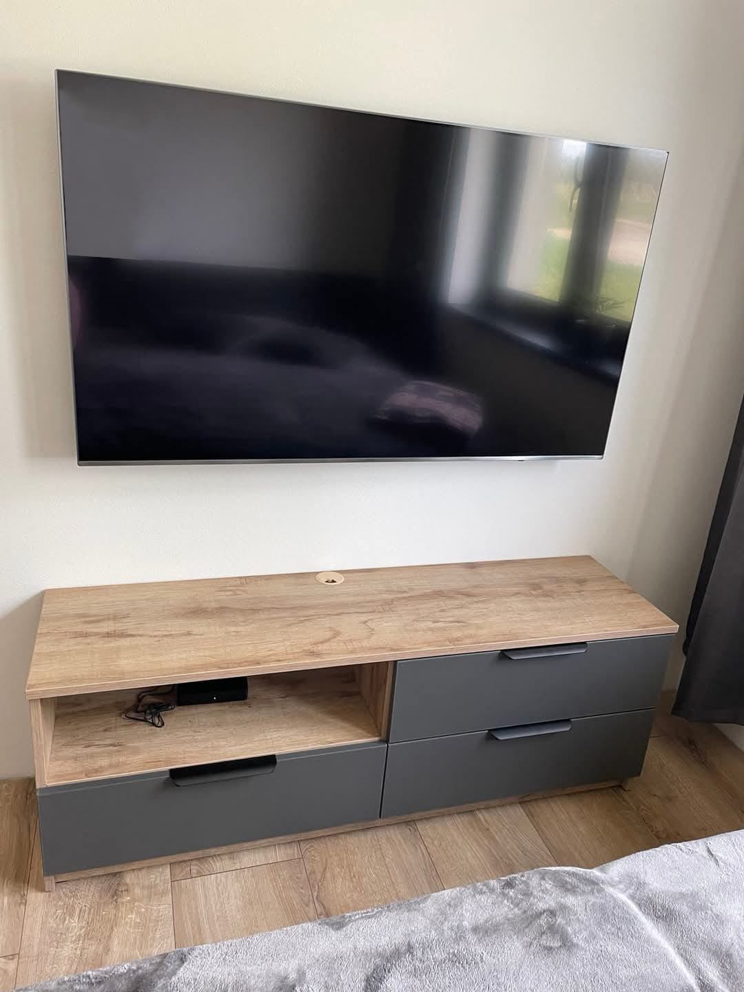 Nameštaj za dnevni boravak po meri - TV panel i komoda, Sofix Niš, model 1