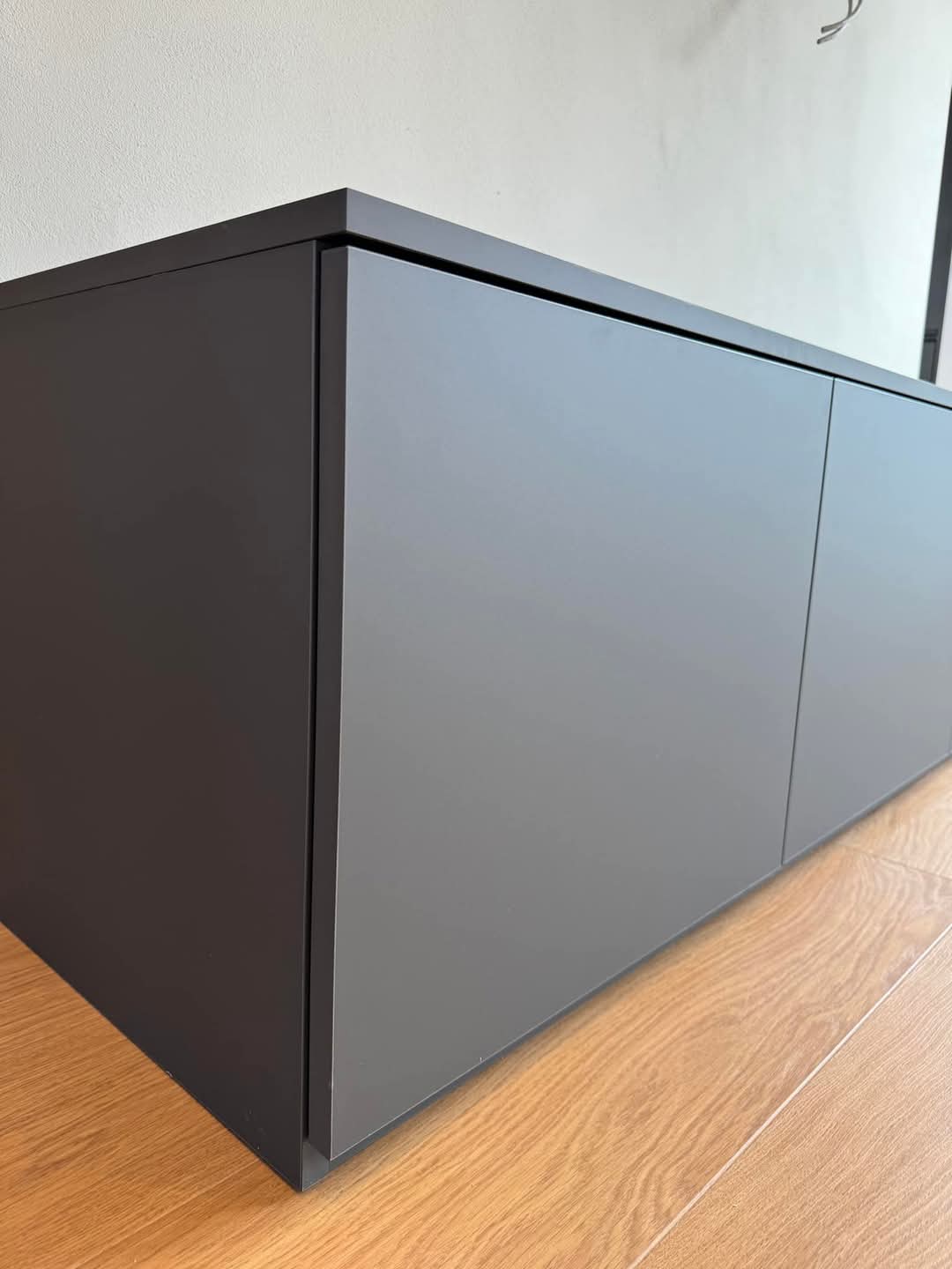 TV regal po meri sa LED osvetljenjem - izrada nameštaja, Sofix Niš, model 10